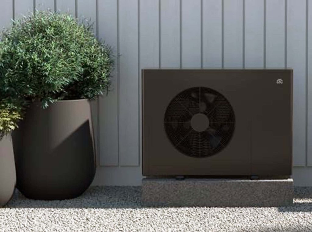 Image shows a CTC EcoAir C100 unit