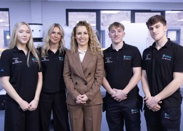 Minister’s warm welcome at Vaillant