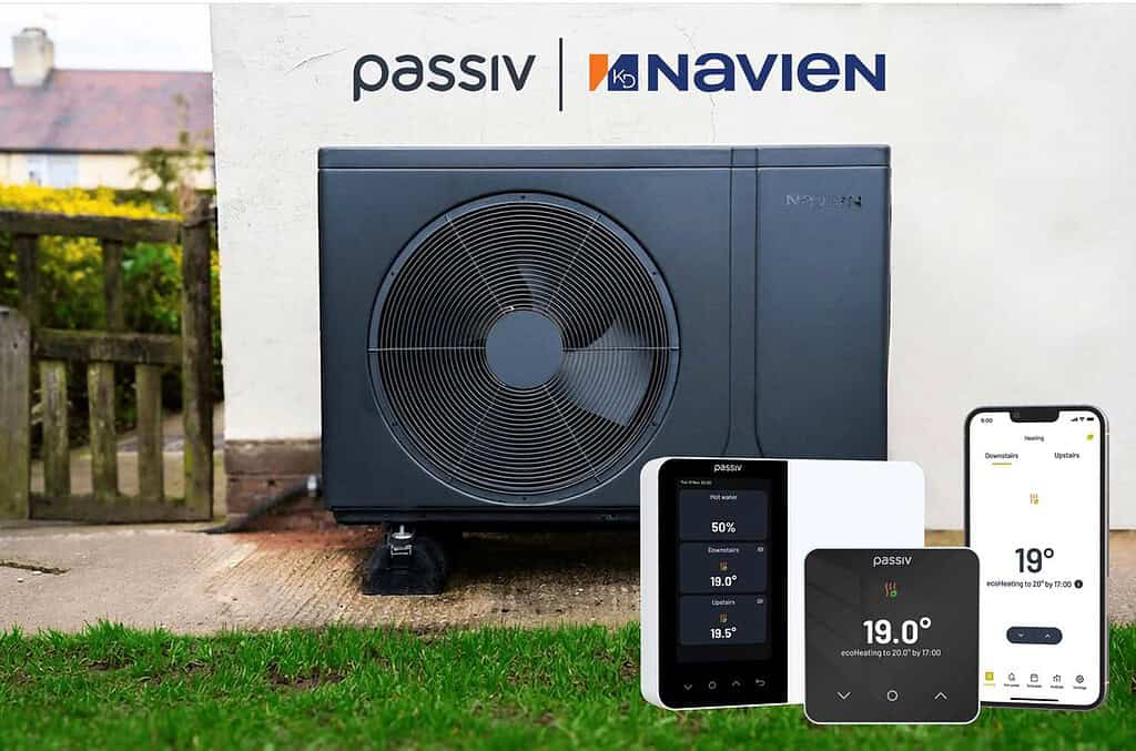 Smart heat pump control system with mobile app and thermostat for energy efficiency.