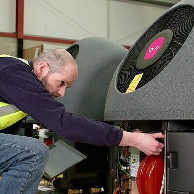 Octopus Energy reaches 10,000 Cosy heat pumps manufactured in Northern Ireland
